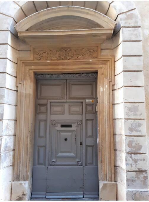 Apartamento Capucines, Un Jardin Secret Dans Le Centre Historique Arlés Exterior foto