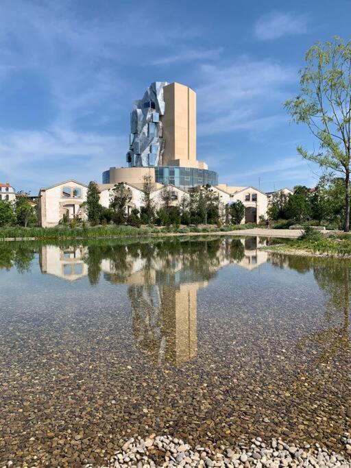 Apartamento Capucines, Un Jardin Secret Dans Le Centre Historique Arlés Exterior foto