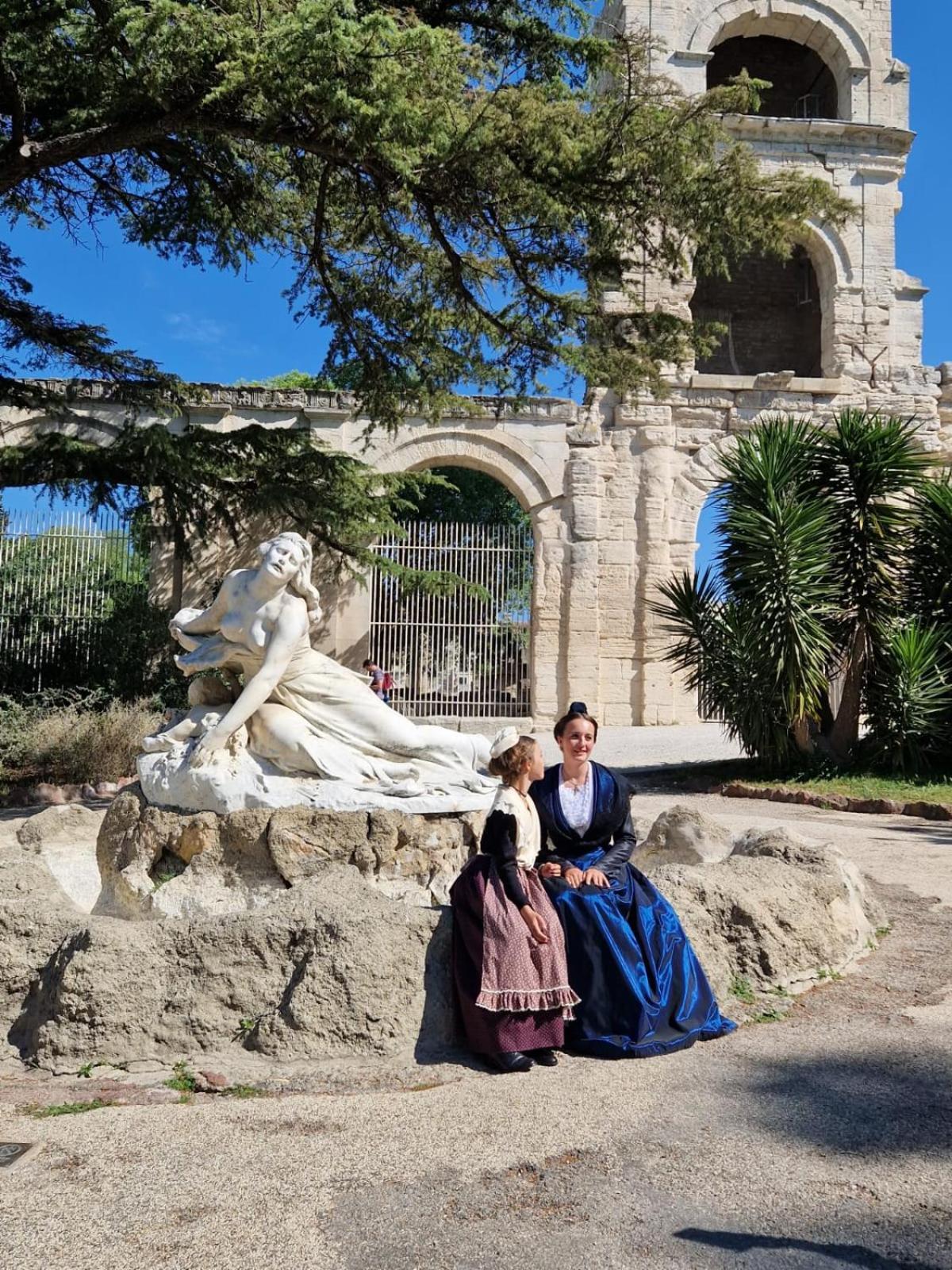 Apartamento Capucines, Un Jardin Secret Dans Le Centre Historique Arlés Exterior foto
